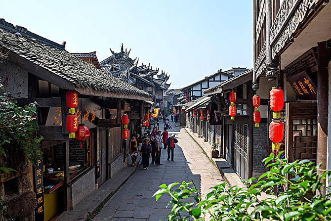 机智问答网页-刘涛做《妻子的浪漫旅行5》团长常被质疑,她想过要退出吗?高效解答
